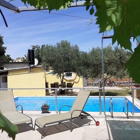 Apartments Familie Vujec Skrbčići エクステリア 写真