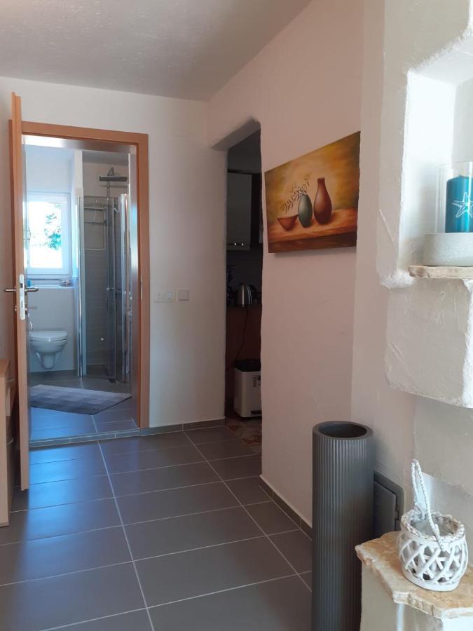 Apartments Familie Vujec Skrbčići エクステリア 写真